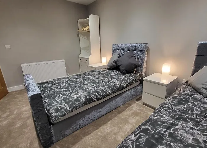 Kepler Residence Modern 4 Bedroom Property 1 Mile From Leeds Centre