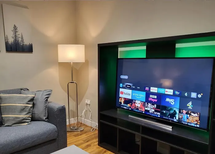 Kepler Residence Modern 4 Bedroom Property 1 Mile From Leeds Centre