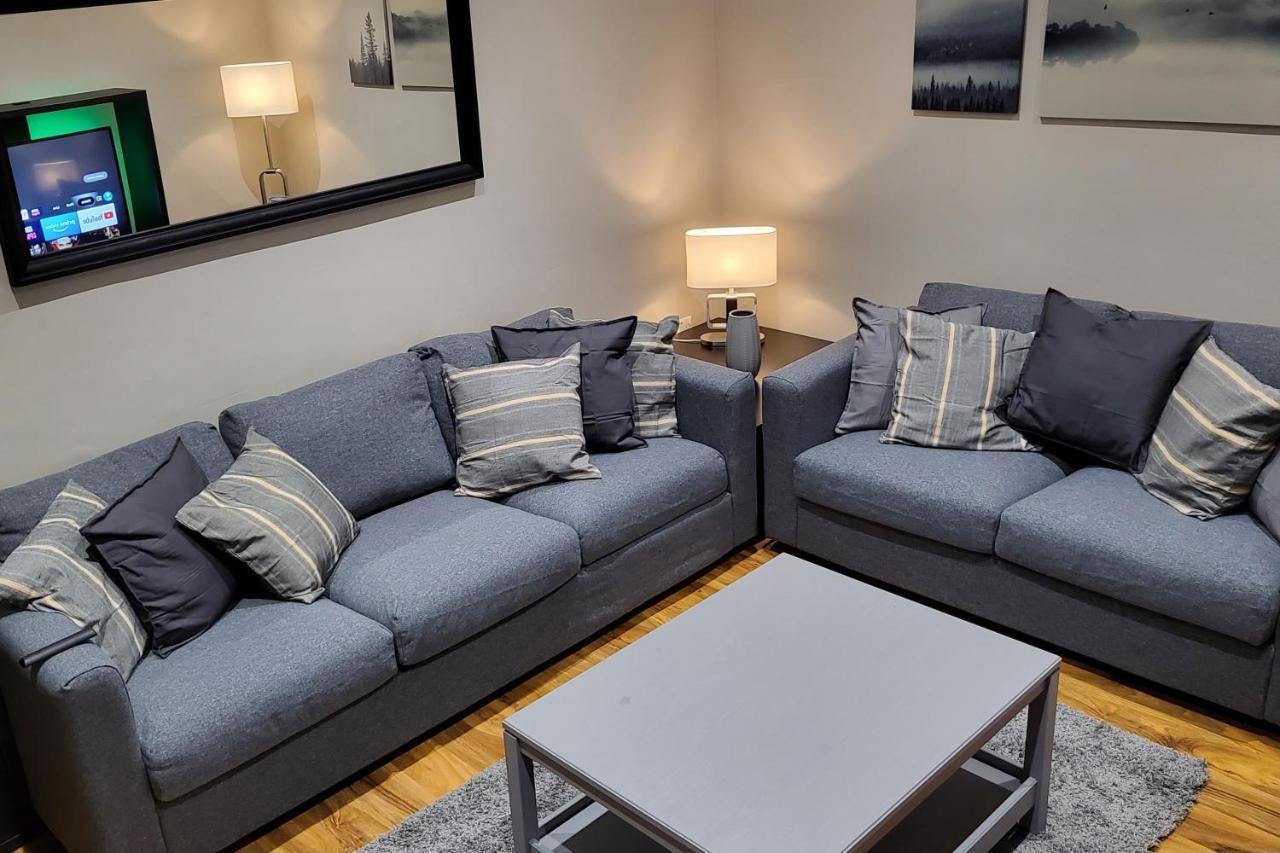 Kepler Modern 4 Bedroom 1 Mile From Leeds Centre *
